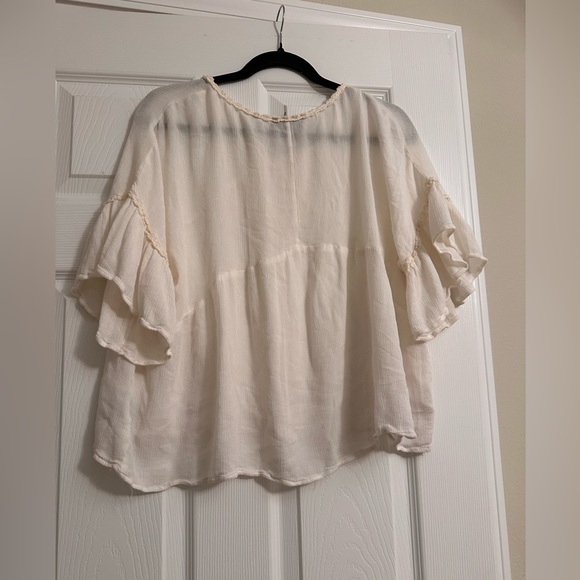 POL Cream Blouse With Lace Trim Size S Like New - Picture 2 of 3